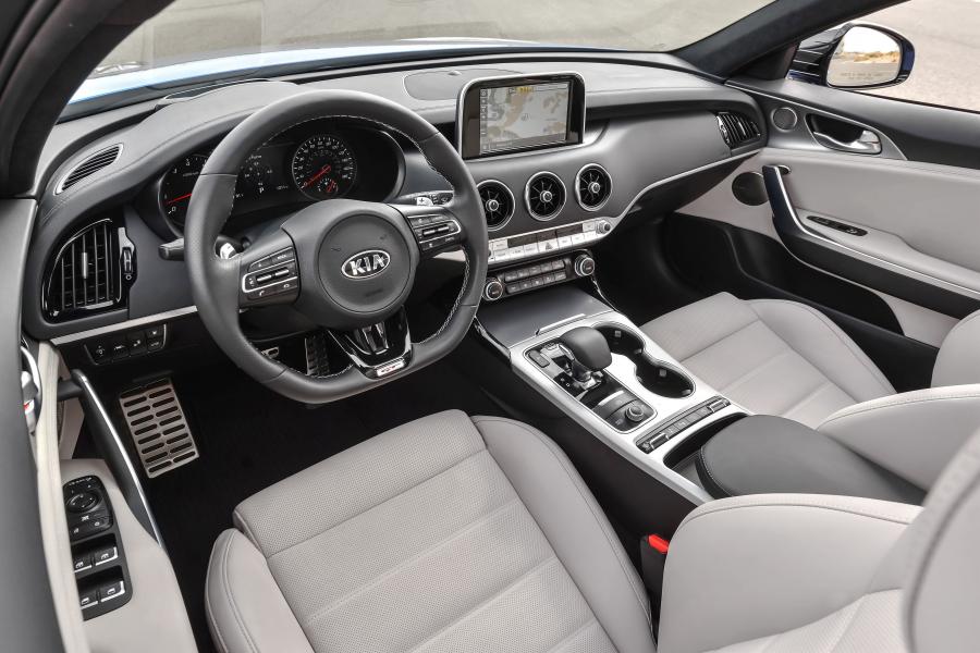 Торпедо Kia Stinger GT AWD (CK) 2017 года  (NA) (фото 17 из 42)